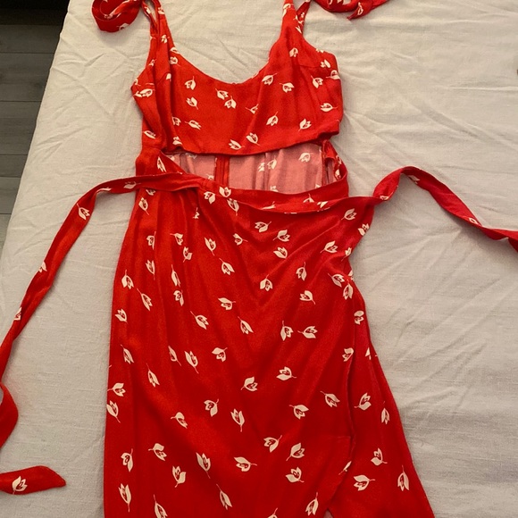 Reformation Dresses & Skirts - Reformation Belinda Floral Dress Size 4 NWT